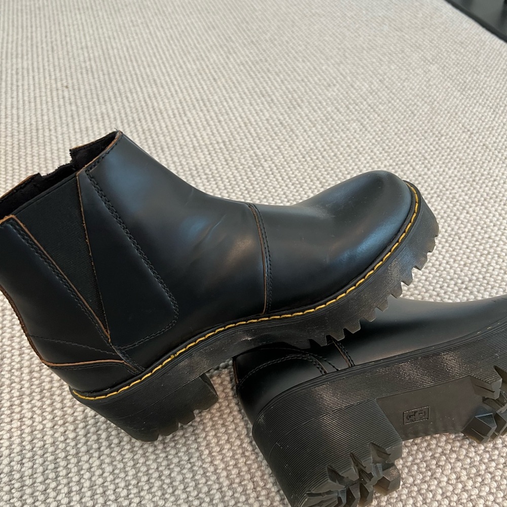 Dr Martens Rometty II zip heeled chelsea boots in black